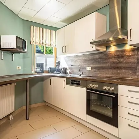 Trostelhof 1 *